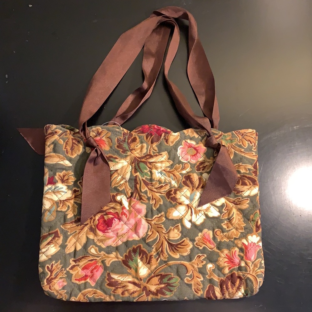 Quilted Longaberger bag with ribbon - Picture 3 of 4